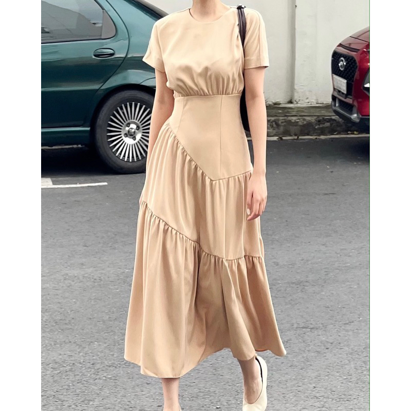 Lilly Dress / Đầm maxi suôn dài ráp bèo tầng