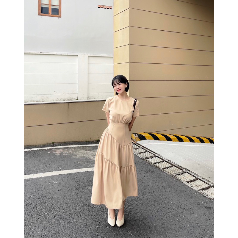 Lilly Dress / Đầm maxi suôn dài ráp bèo tầng
