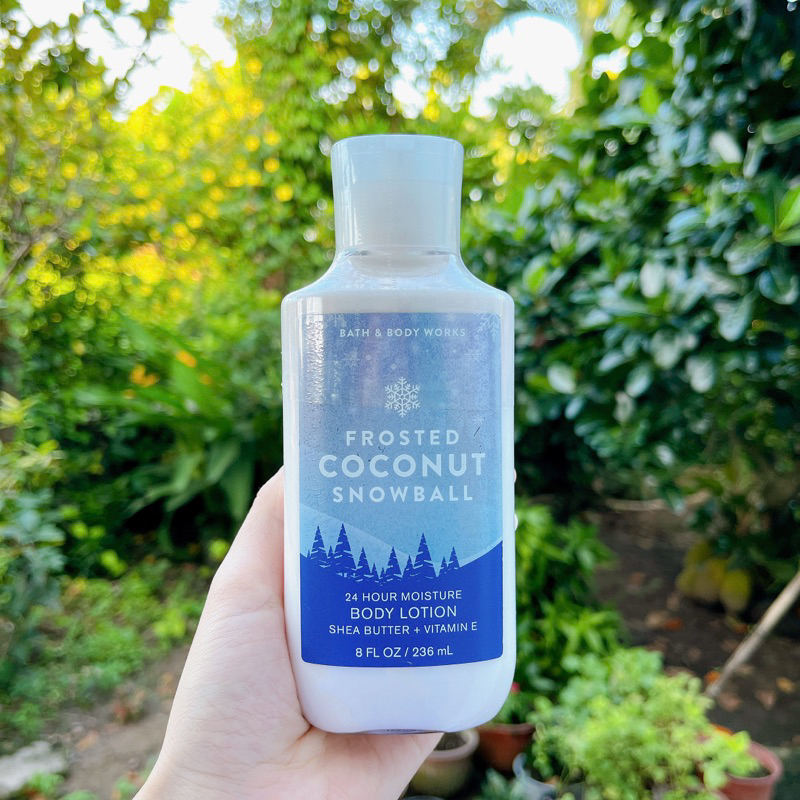 •𝐅𝐫𝐨𝐬𝐭𝐞𝐝 𝐂𝐨𝐜𝐨𝐧𝐮𝐭 𝐒𝐧𝐨𝐰𝐛𝐚𝐥𝐥• Bath & Body Works - Sản phẩm dưỡng và xịt thơm toàn thân dành cho nữ