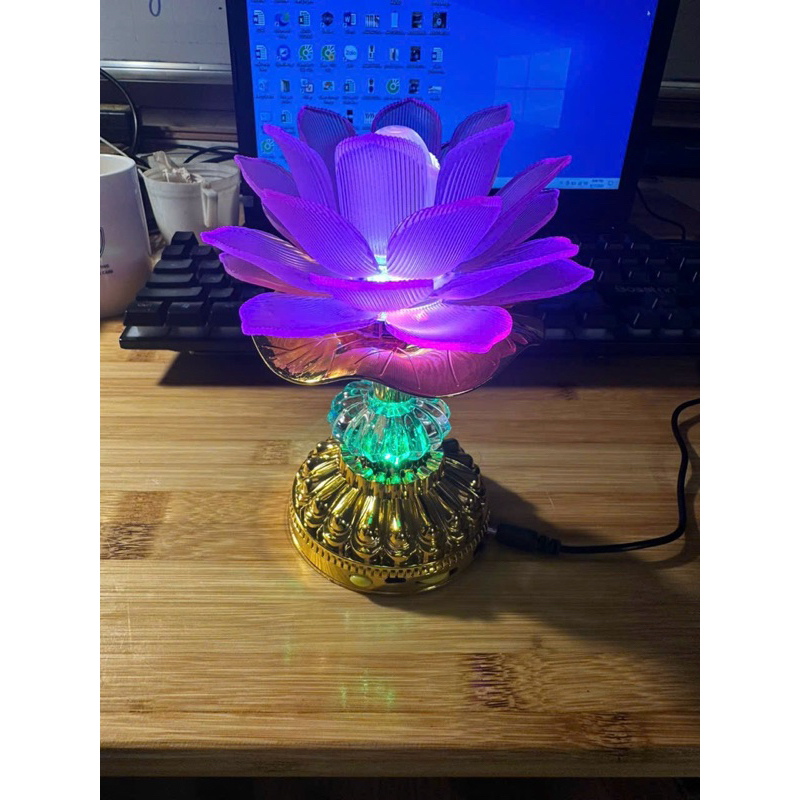 Đài Niệm Phật hoa sen 30 bài mẫu mới  có đèn led đổi màu