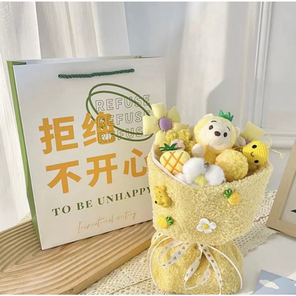 Bó hoa gấu dâu hồng gấu vàng Lotso kèm túi đèn thiệp dễ thương làm quà tặng làm quà sinh nhật