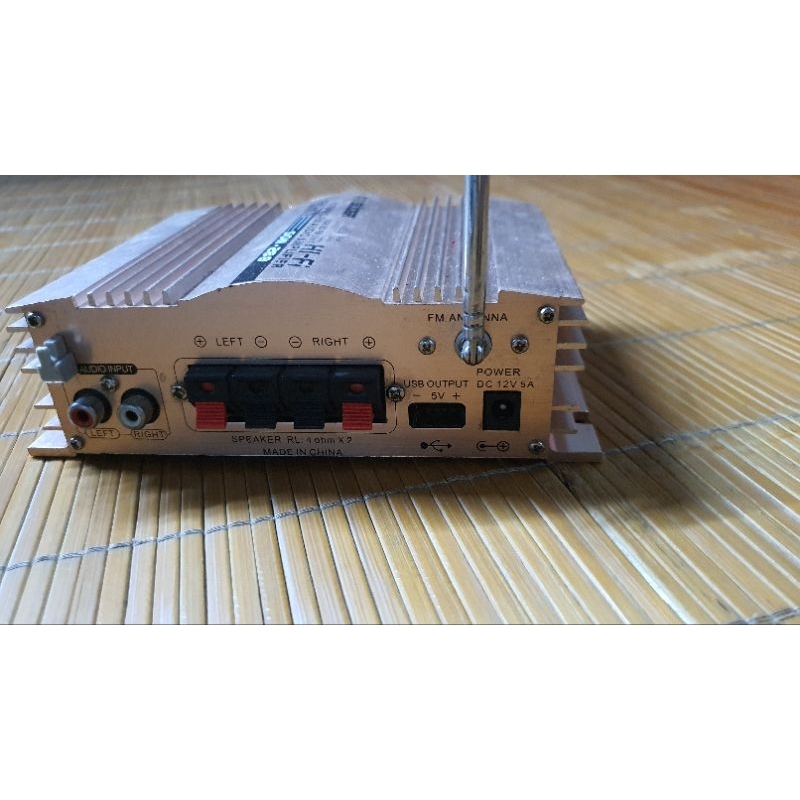 Thanh lý âm ly 12V như ảnh mới 99% Full chức năng, có đài AM, FM.