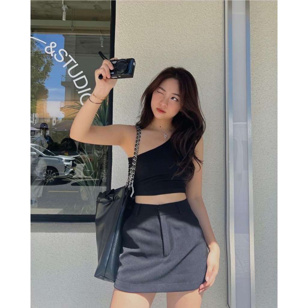 Quần Váy Mini Skirt Form Chữ A Màu Trắng Đen