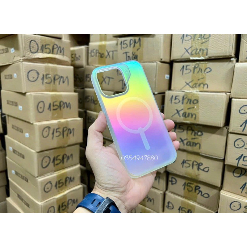 Ốp lưng ZAGG phản quang đổi màu cho iPhone 15 Pro/ 15 Pro Max hỗ trợ sạc không dây siêu đẹp sang trọng