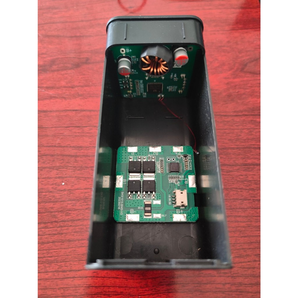 Box sạc nhanh 65W 4 cell 21700 vỏ nhôm 5V/9V/12V/15V/20V sạc siêu nhanh