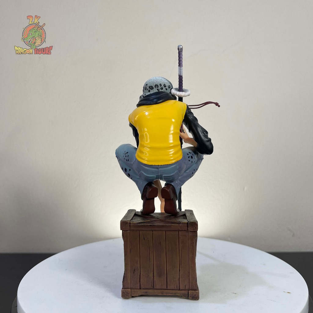 Mô hình Trafalgar D. Water Law trước timeskip, dáng ngồi cực ngầu - One Piece Figure - Mô hình 2K