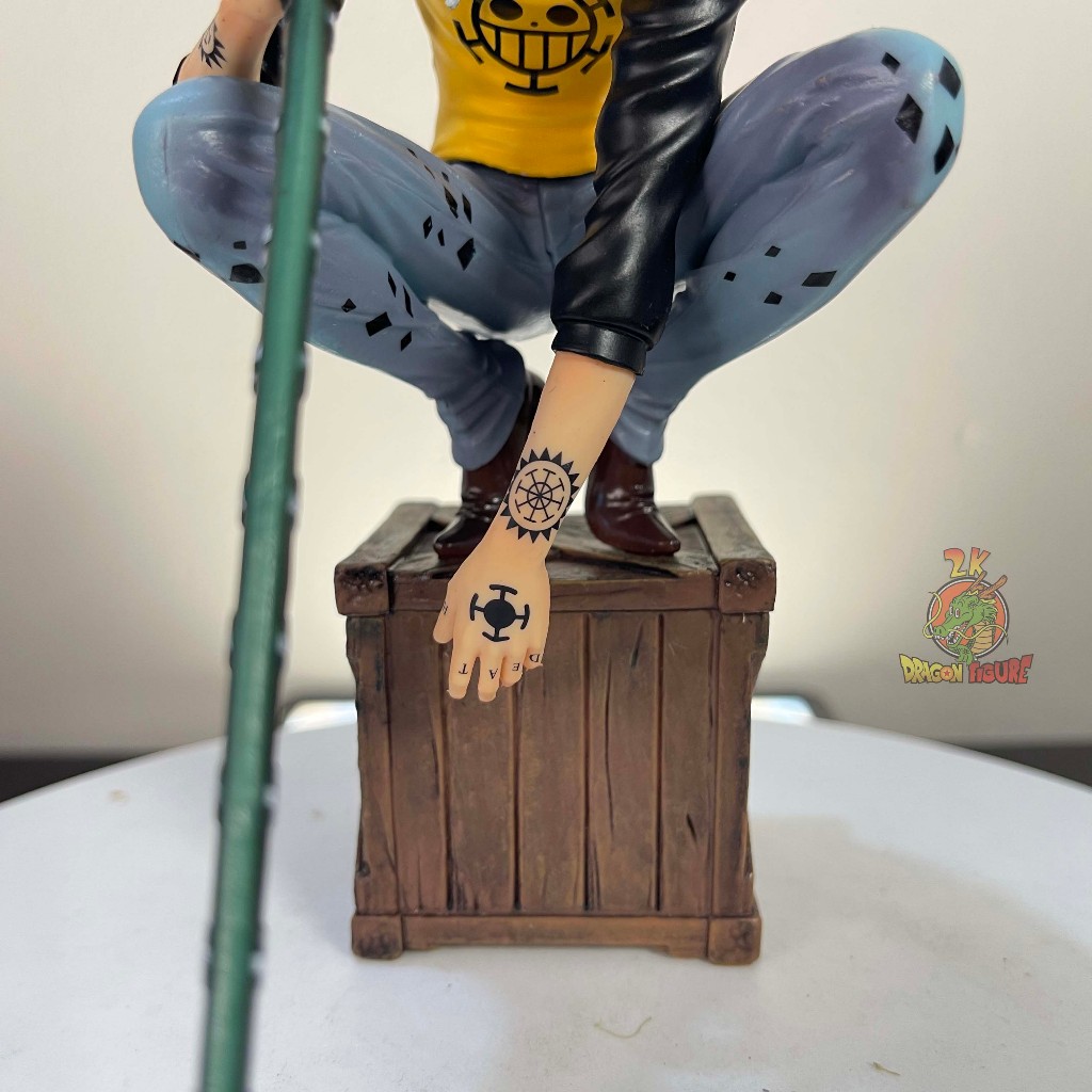 Mô hình Trafalgar D. Water Law trước timeskip, dáng ngồi cực ngầu - One Piece Figure - Mô hình 2K