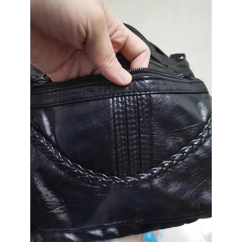 Túi Xách Đeo Chéo Da Mềm Dang Cho Nữ Nhiều Ngăn Khoá Kéo