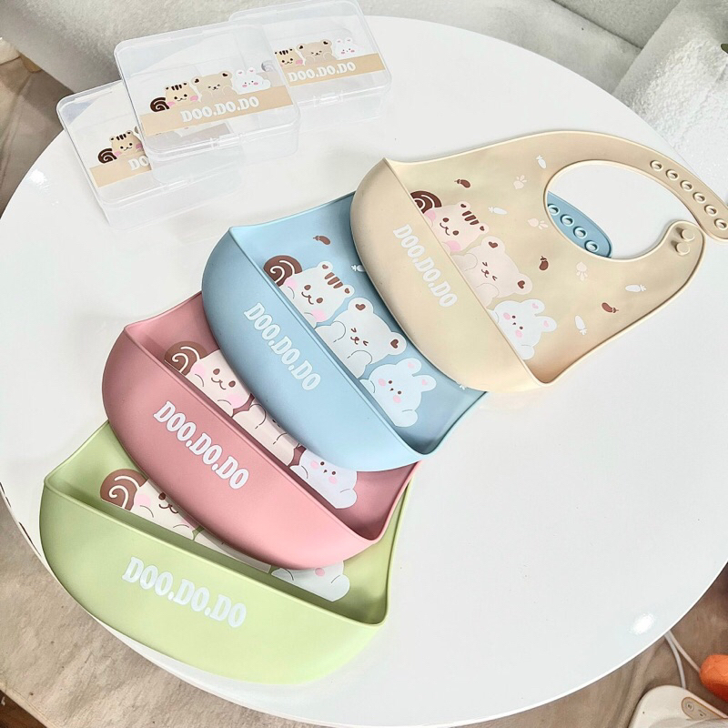 Yếm ăn dặm silicone cho bé DOO.DO.DO hoạ tiết hình thú đáng yêu tặng kèm hộp đựng yếm
