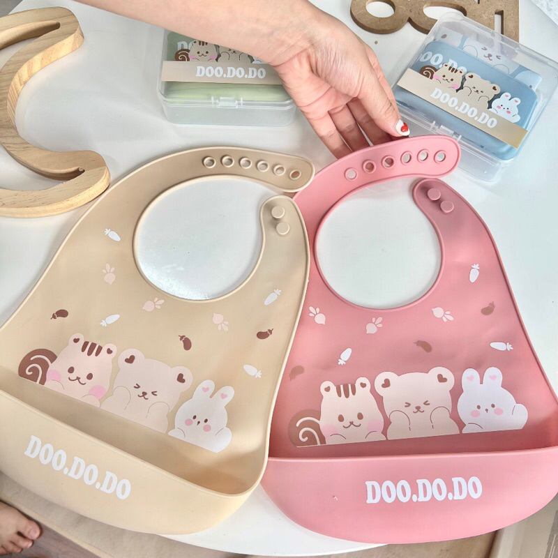 Yếm ăn dặm silicone cho bé DOO.DO.DO hoạ tiết hình thú đáng yêu tặng kèm hộp đựng yếm