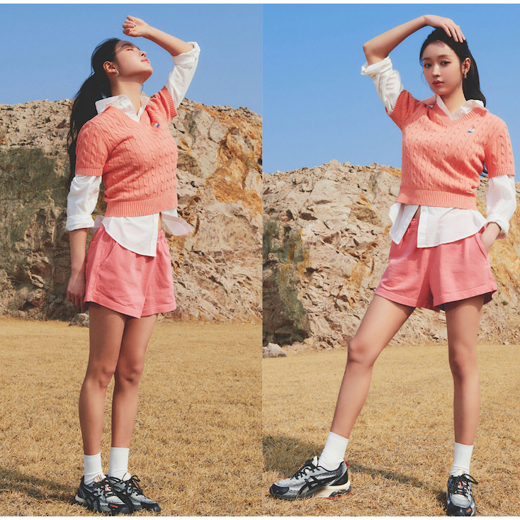 Áo len Sweater Crop V-Neck WHO.A.U Steve Cable