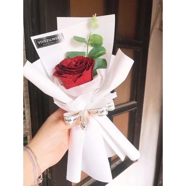 Bó 1 bông hồng sáp Kim Tuyến theo yêu cầu khách