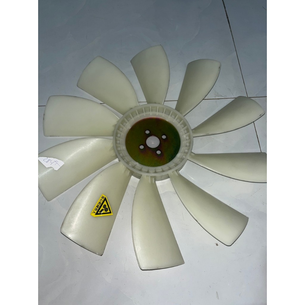 Cánh quạt két nước lỗ trong 2,8cm đo đường kính cánh 47cm