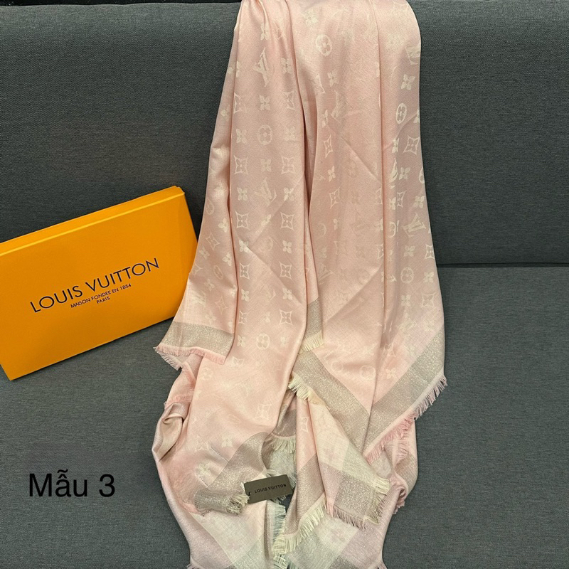 Khăn Choàng Hoạ Tiết LV Nhũ Mềm Kích Thước 1m4*1m4