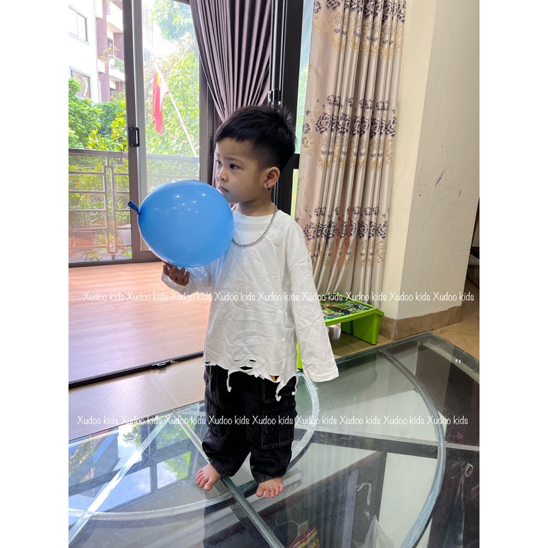 Áo Thun Trắng Trơn Dài Tay Rách Vạt Gấu Cho Bé Trai, Chất Cotton Thoáng Mát, Mix Hoodi Mix Mọi Phong Cách - XUDOO KIDS