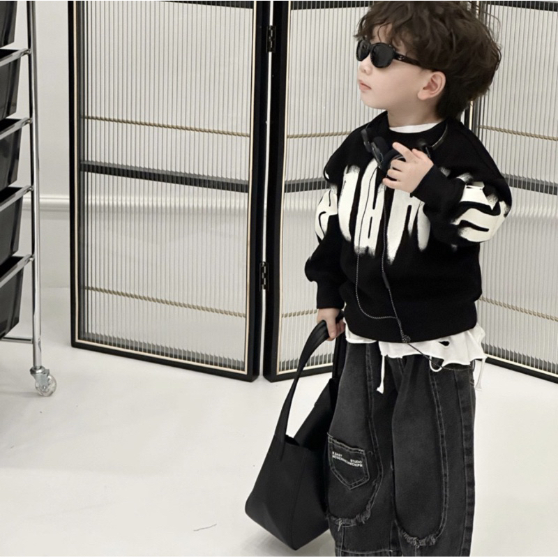 Áo Thun Trắng Trơn Dài Tay Rách Vạt Gấu Cho Bé Trai, Chất Cotton Thoáng Mát, Mix Hoodi Mix Mọi Phong Cách - XUDOO KIDS