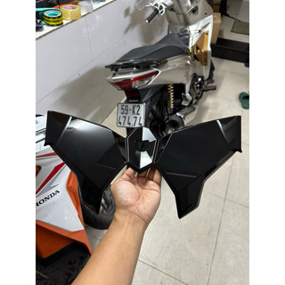 Cánh bướm đen bóng vario- click