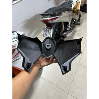CÁNH BƯỚM ĐEN BÓNG VARIO- CLICK (2015 >2017 )