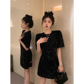 Đầm kim sa lấp lánh dáng kín và hở lưng cho các nàng diện đi tiệc