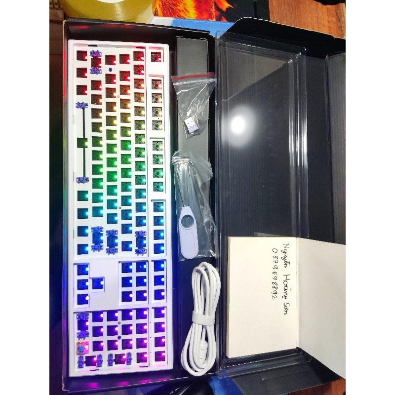 Bàn phím cơ Monsgeek mg108b không dây triple mod, led rgb