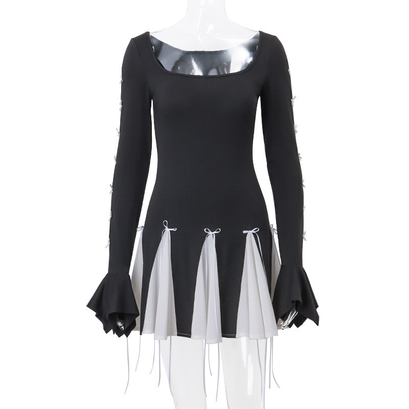 Đầm Thun Đen Phần Dưới Phối Voan Trắng Bồng Bềnh Tay Loe