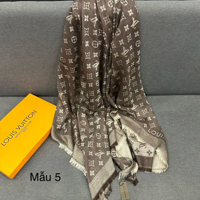 Khăn Choàng Hoạ Tiết LV Nhũ Mềm Kích Thước 1m4*1m4