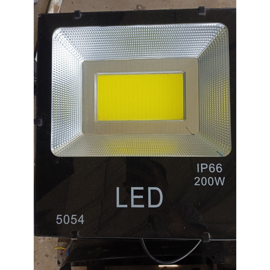 THANH LÝ_ĐÈN LED 200W_CŨ