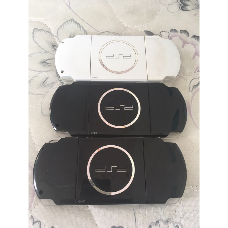 Máy chơi games sony psp3000 kèm thẻ 32g full games hay