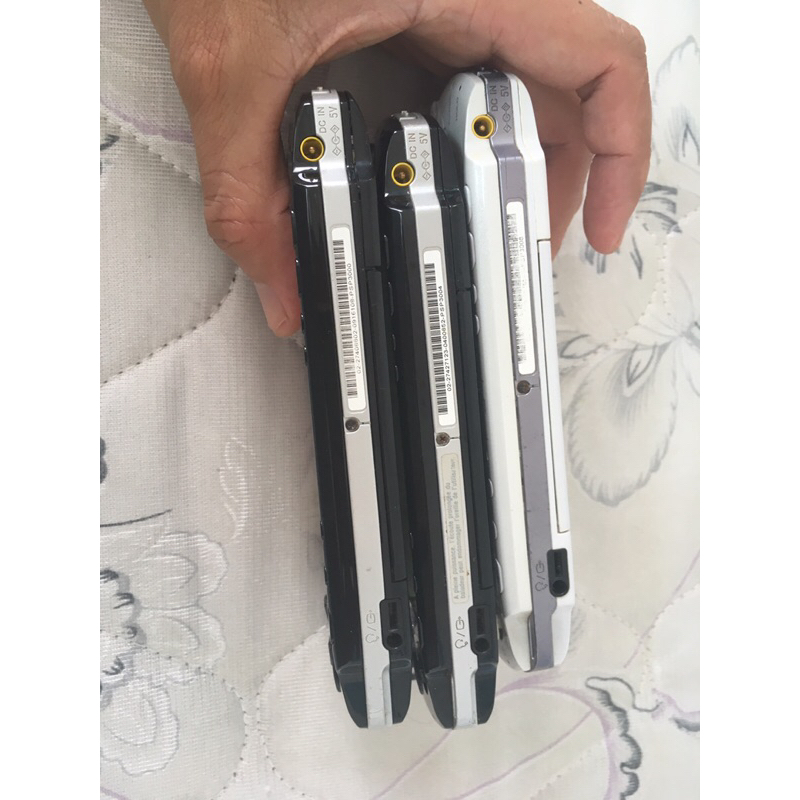 Máy chơi games sony psp3000 kèm thẻ 32g full games hay