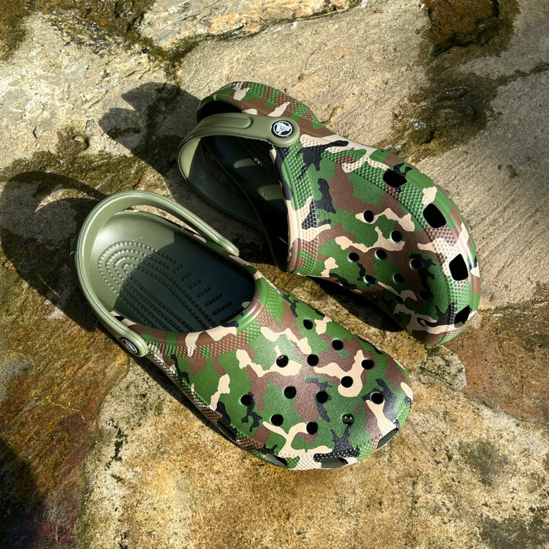 Dép Crocs Chính Hãng lỗi vết cắt, hàng siêu bền, kháng khuẩn chống bị hôi chân màu Camo.