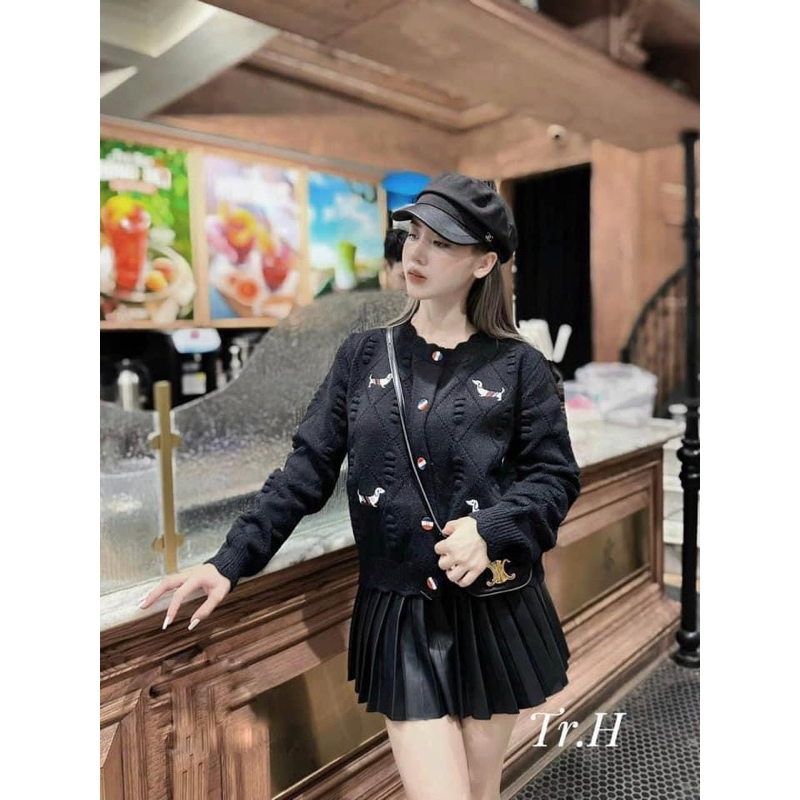 ÁO LEN CADIGAN VIỀN SÓNG CHÓ THÊU HÀNG QC