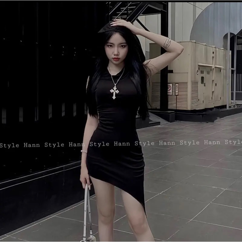 ĐẦM BODY CÓ MŨ SÁT NÁCH XÉO TÀ