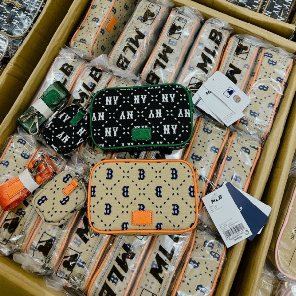 Túi MLB nam.nữ đeo chéo dây bảng to kèm ví nhỏ,form chuẩn