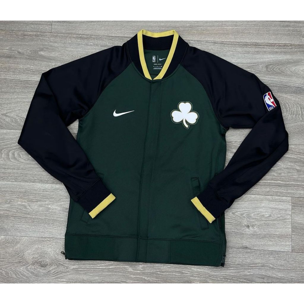 Áo bomber n.k xanh đen đang hót thu đông 2023