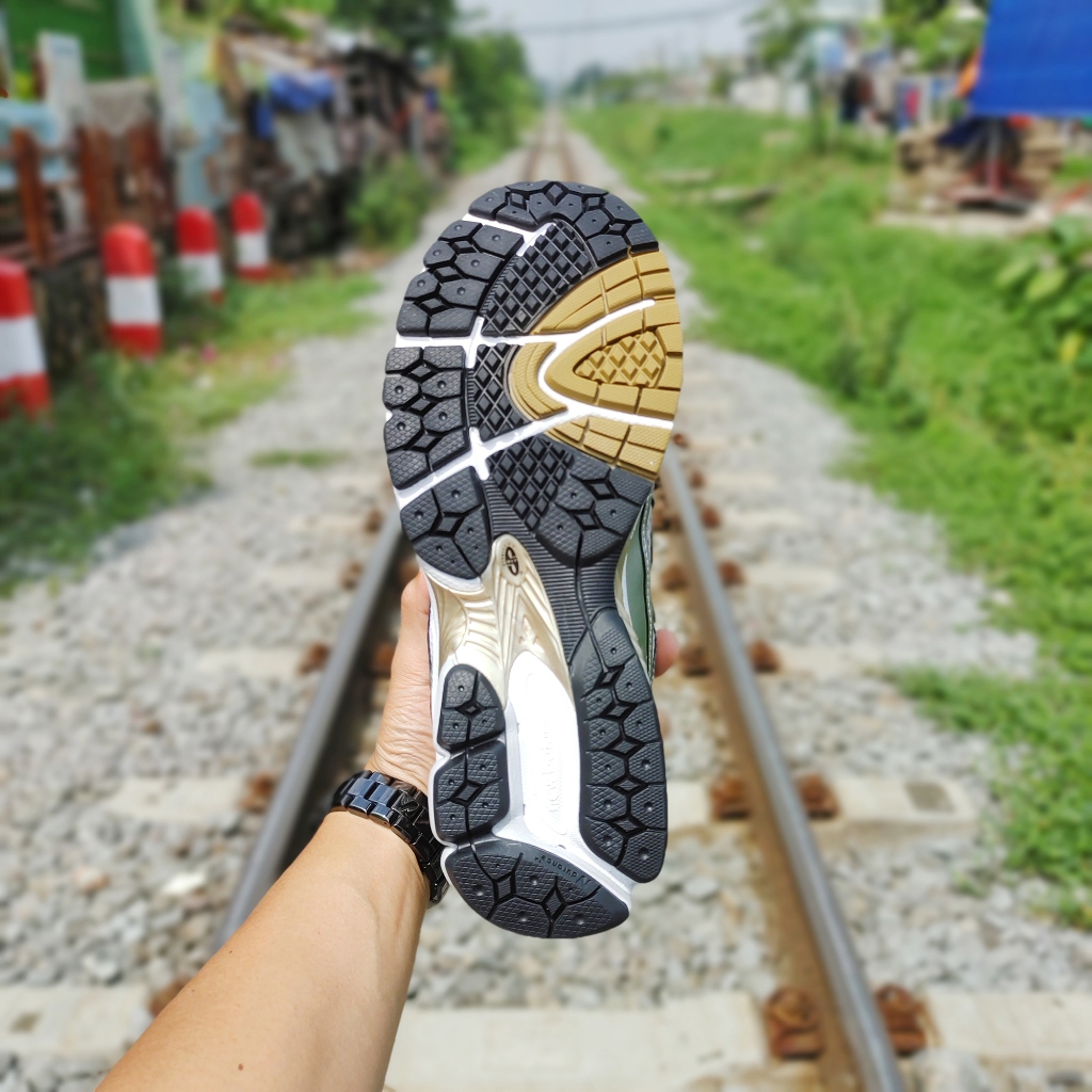 SNEAKERS NEW BALANCE RETRO RUNNING 1906R WHITE/ BLACK/ GOLD 🔥