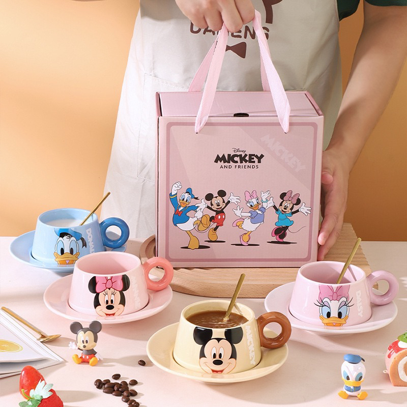 Set Ly Sứ và Dĩa Sứ kèm Muỗng Hình Gấu Dâu Lotso - Hộp Quà Tặng cao cấp  Mẫu Mới Nhất