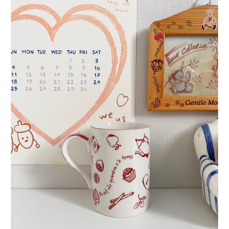 Ly vẽ tay hình hoa lá ấm trà