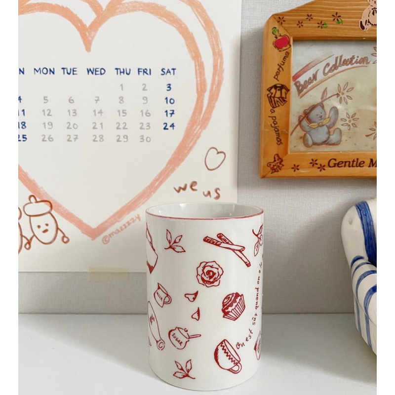 Ly vẽ tay hình hoa lá ấm trà