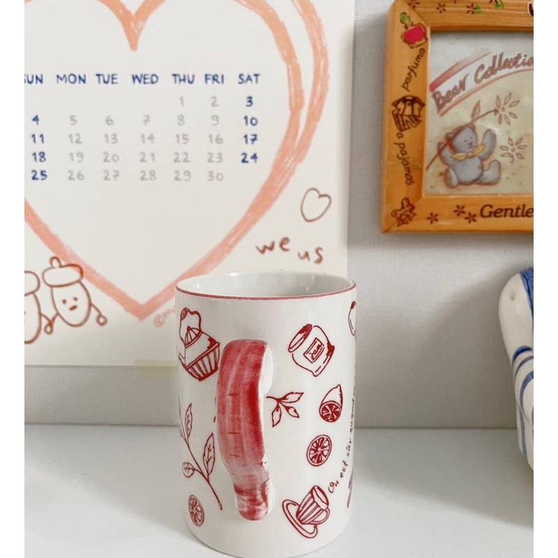 Ly vẽ tay hình hoa lá ấm trà