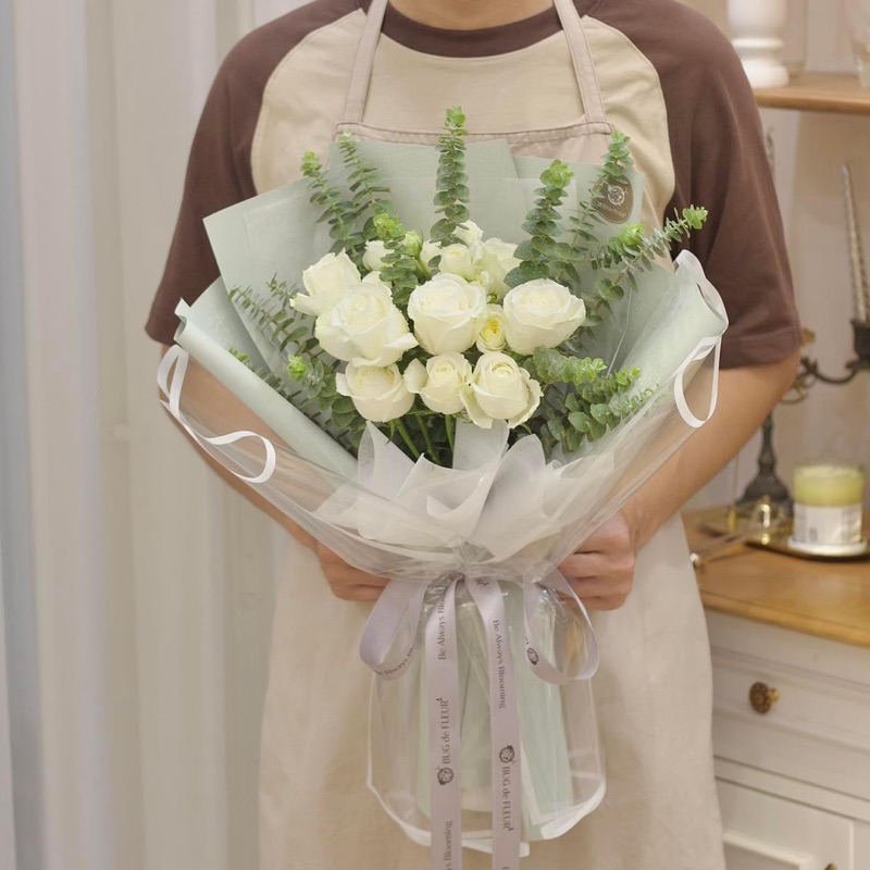 Tập 20 tờ bóng kính trong viền màu gói hoa