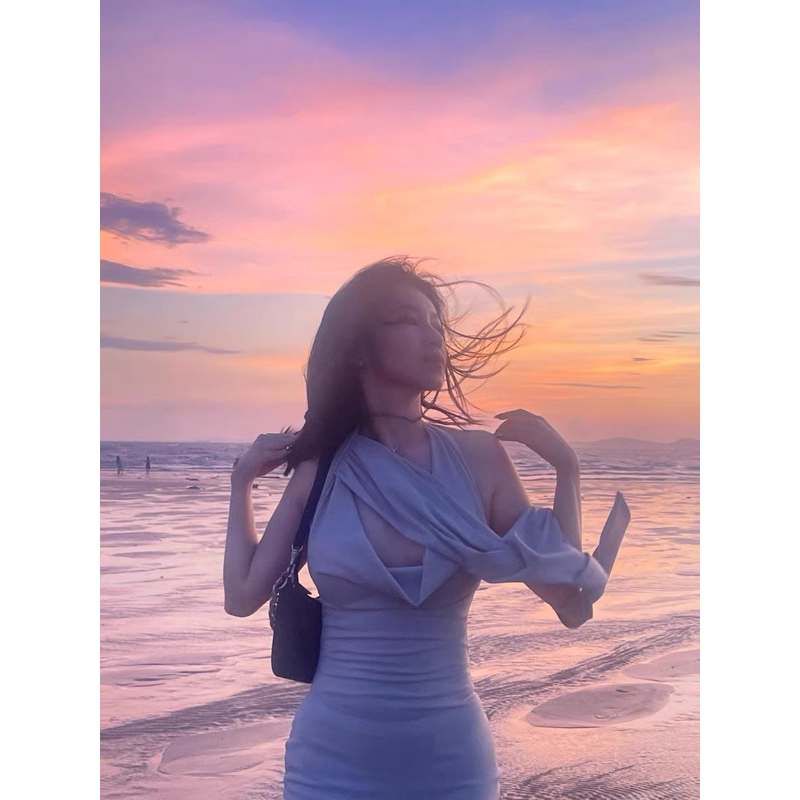 Đầm hở lưng cổ đổ dáng dài xẻ tà tôn dáng sexy