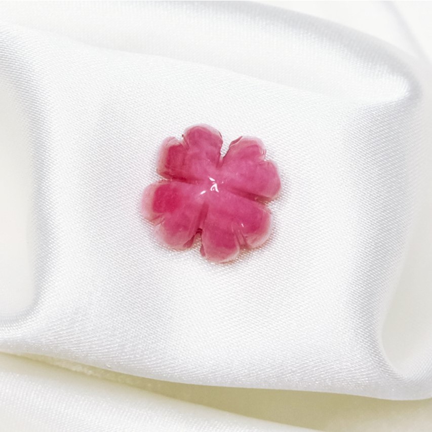 Mặt cỏ bốn lá ru by Thái thiên nhiên dùng làm mặt dây chuyền, xỏ vòng tay UPCARA