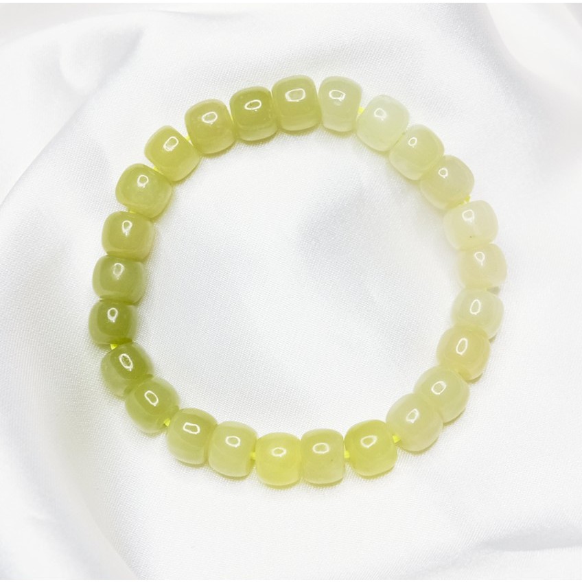 Vòng tay ngọc hoà điền màu xanh đậm nhạt UPCARA vòng tay phong thuỷ tự nhiên may mắn