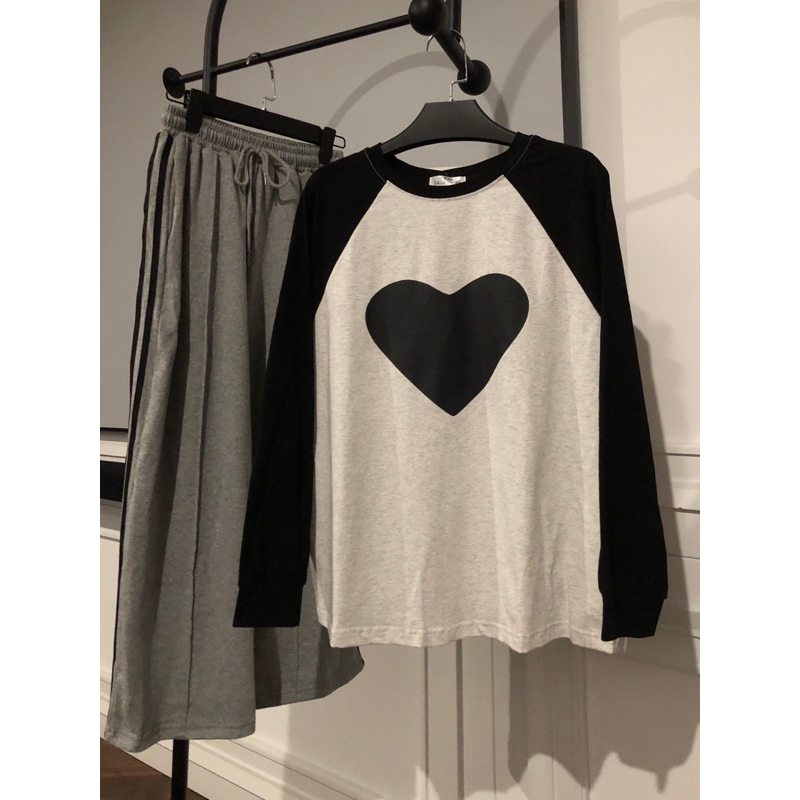 Sét áo váy đôi cho mẹ và bé hình trái tim màu ghi