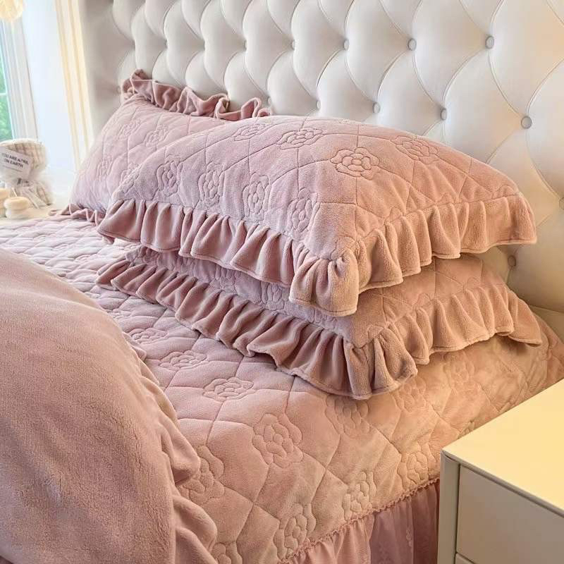 Bộ chăn ga nỉ bèo ren điệu đà