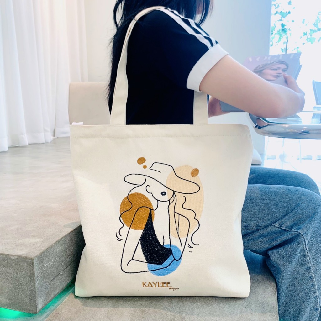 Túi tote thêu thiết kế độc quyền không bong tróc phai màu thời trang KAYLEE kích thước 39x37x6cm