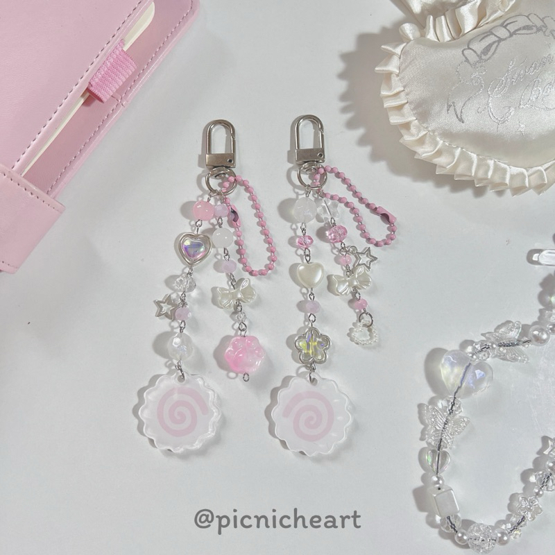 | Picnic Heart | NARUTOMAKI KEYCHAIN RESIN 🍥