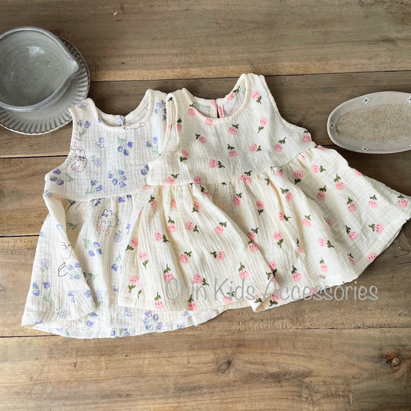 Váy ba lỗ vải xô muslin mềm mại cho bé