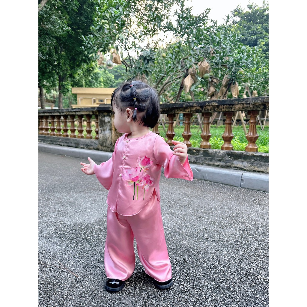 Bộ bà ba màu hồng hoa sen vải lụa mềm mặc đi chùa, chơi Tết 2024 size 6-24kg