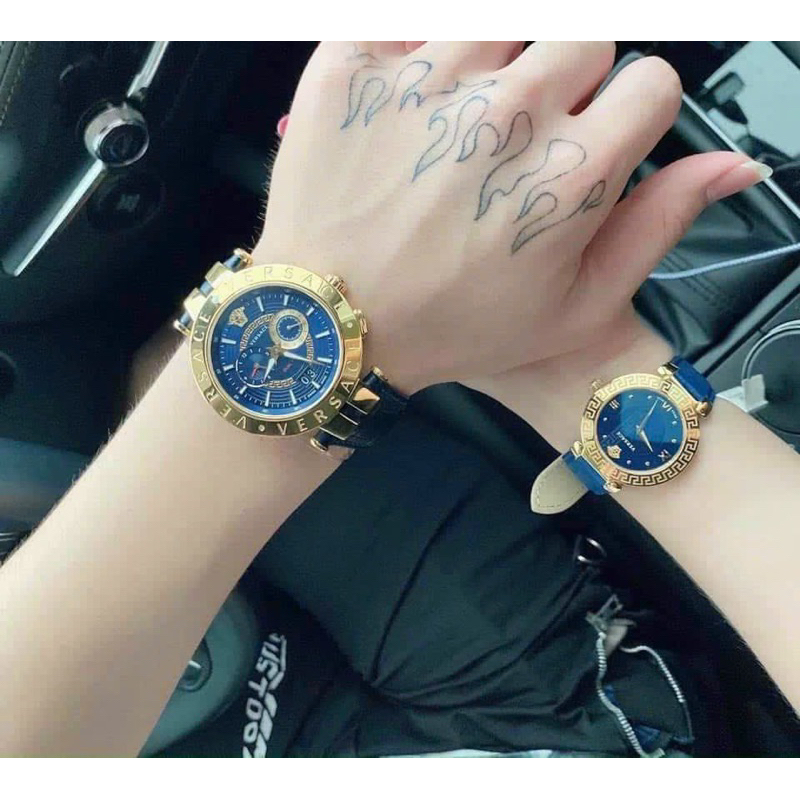 Đồng hồ cặp Versace V-Race & Vesace Daphnis mặt tròn dây da màu xanh